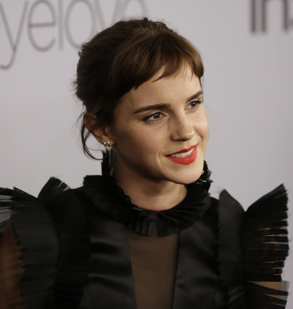 cg2yWIbO Emma Watson 1 97.jpg